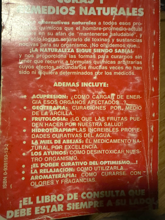 Back cover of a Spanish book on natural remedies and health.