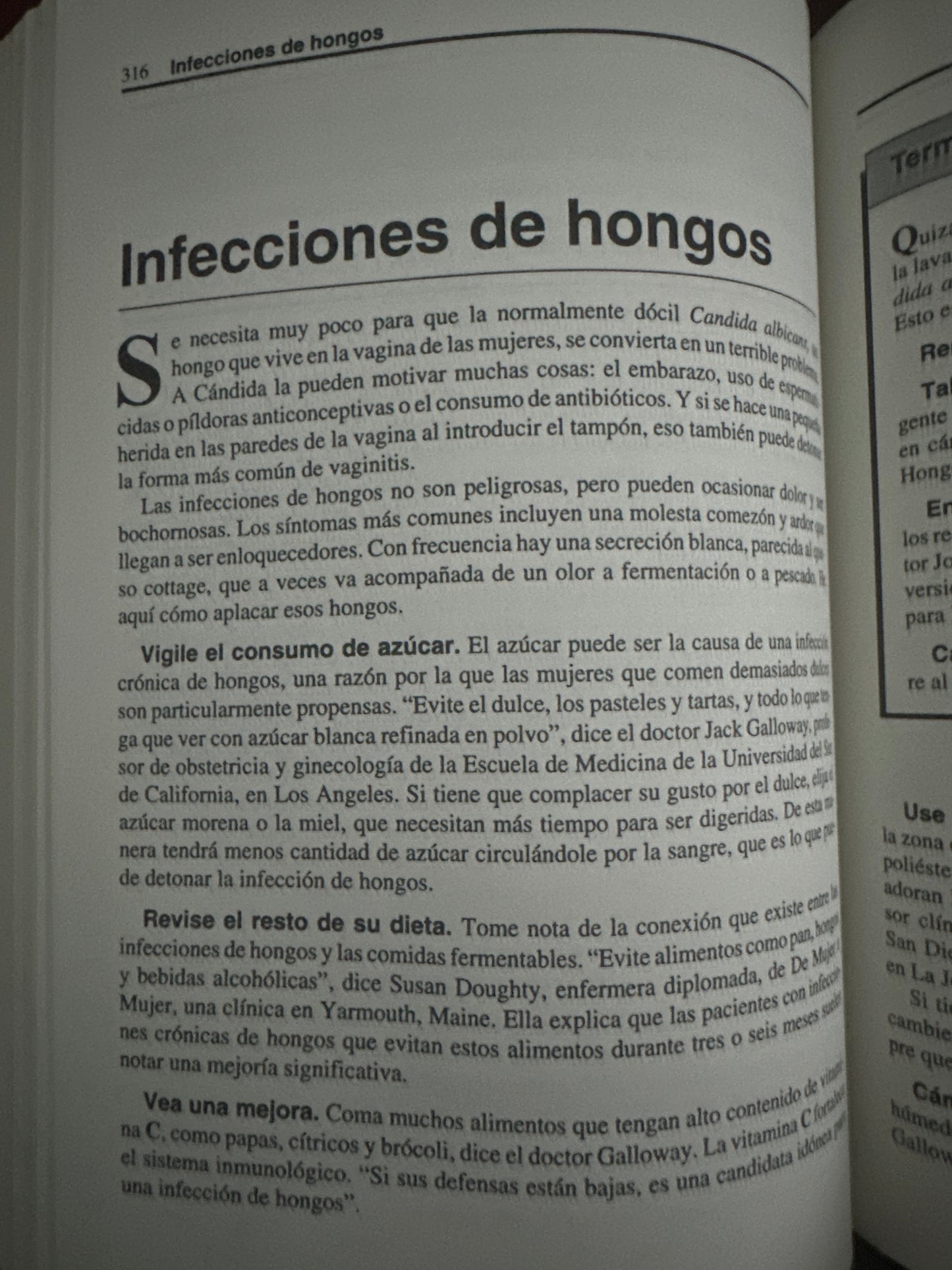 Book page titled Infecciones de hongos discussing fungal infections and dietary advice.