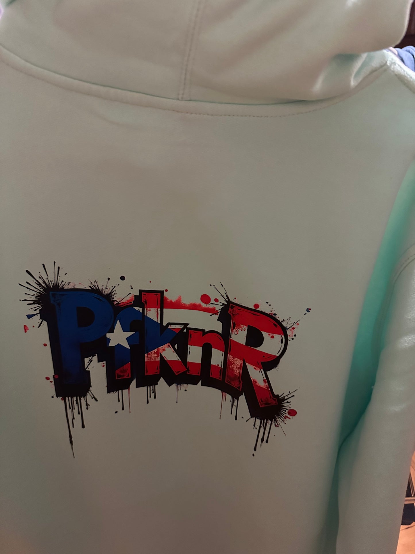 🛍️ Unisex Fleece Hoodie - Cozy & Stylish