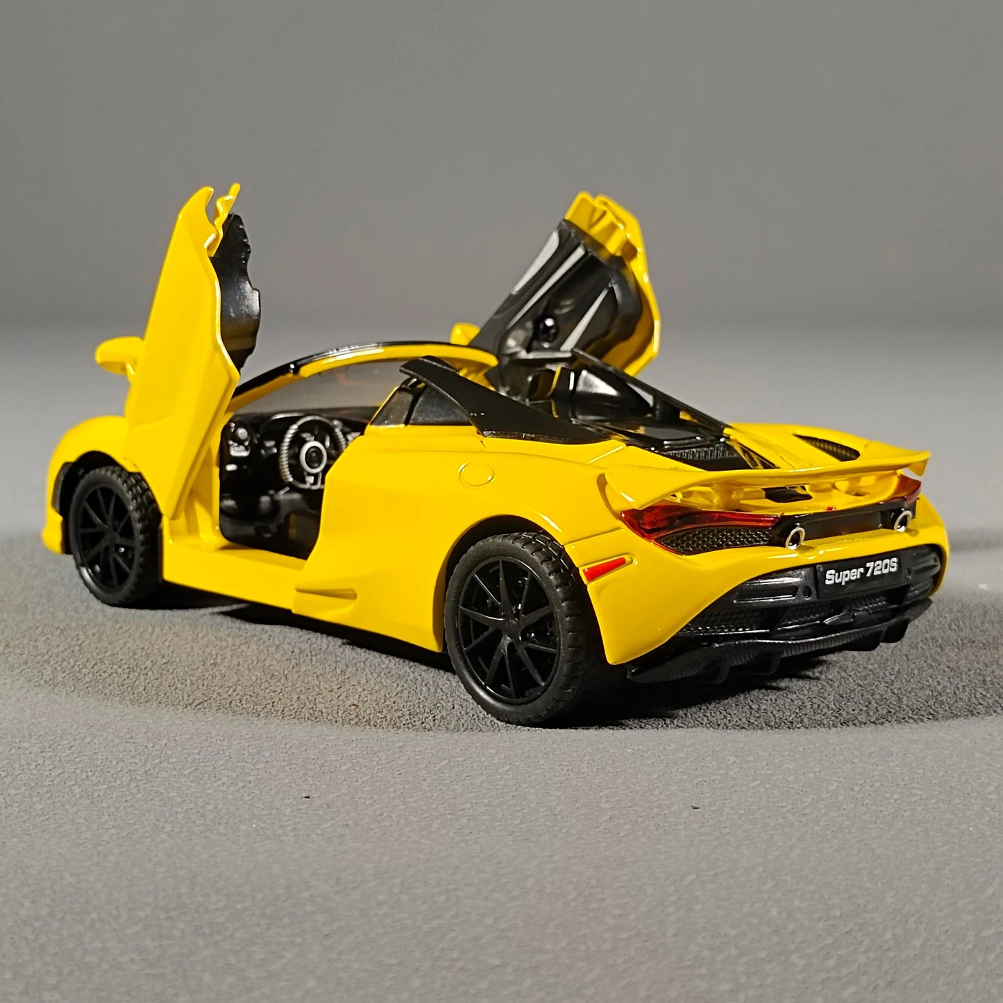 🚗 1:32 Scale McClaren Diecast Metal Sports Car Toy Model